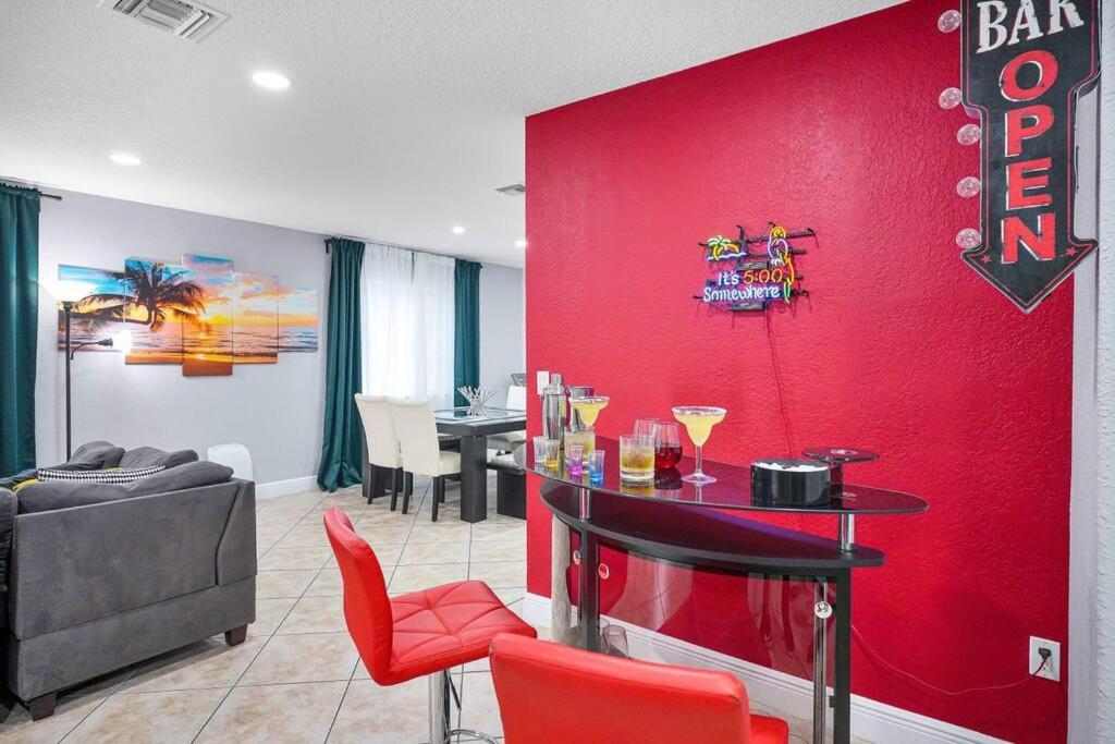 Escape Gameroom, Bar, Bbq, Spacious,King Bed, All Luxury Mattresses, Near Beach, 6 Blocks Away From Bars, Nite Clubs, Res, Shops Miami Exterior foto